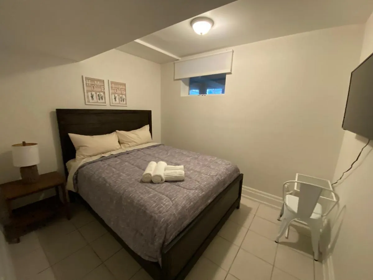 Yorkmills And Bayview !C Cozy & Stylish Private Bdr With Shared Bathroom location