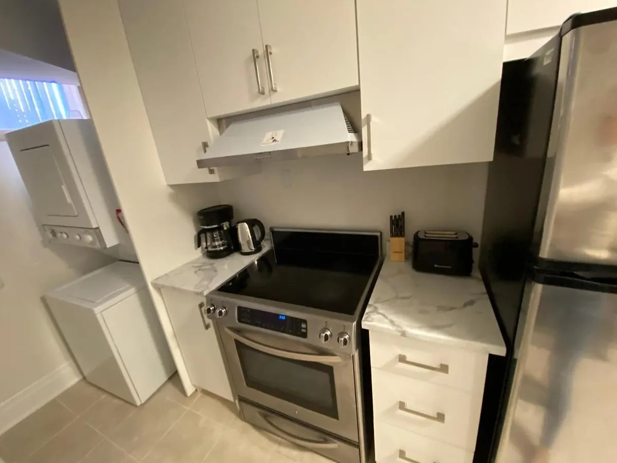 Yorkmills And Bayview !C Cozy & Stylish Private Bdr With Shared Bathroom Toronto 0*,  Canada